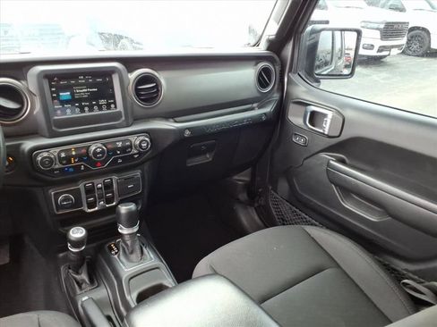 Certified 2023 Jeep Wrangler Unlimited w/ Cold Weather Group image 13