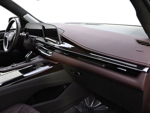 Certified 2024 Cadillac Escalade Sport Platinum w/ LPO, ONYX Package image 15