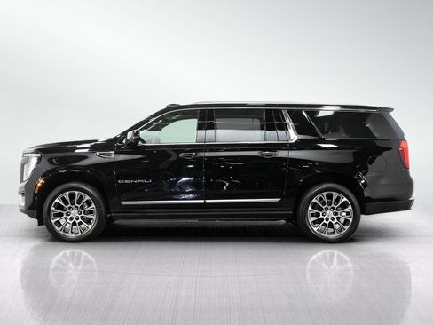 Used 2025 GMC Yukon XL Denali w/ Sun & Power Step Package AWD/4WD image 2
