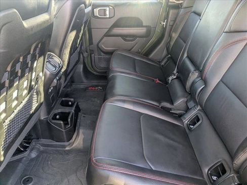 Used 2022 Jeep Gladiator Rubicon w/ Cold Weather Group image 17