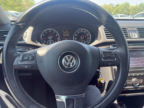 Used 2015 Volkswagen Passat 1.8T Sport FWD image 15