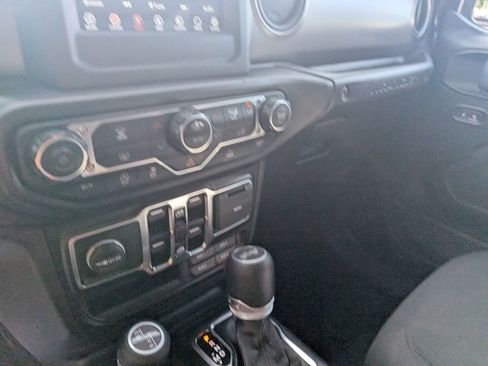 Used 2022 Jeep Wrangler Unlimited Sport AWD/4WD image 17
