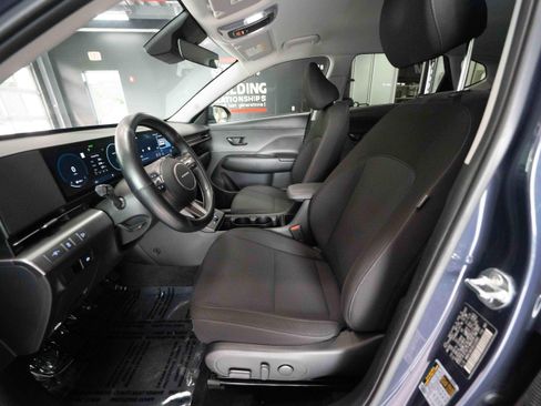 Used 2024 Hyundai Kona SEL w/ Convenience Package FWD image 9
