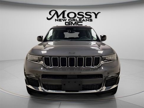 Used 2023 Jeep Grand Cherokee L Laredo image 2