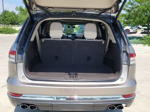 Used 2021 Lincoln Aviator Reserve w/ Equipment Group 202A AWD/4WD image 13