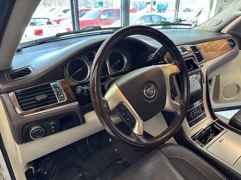Used 2011 Cadillac Escalade ESV Platinum image 13