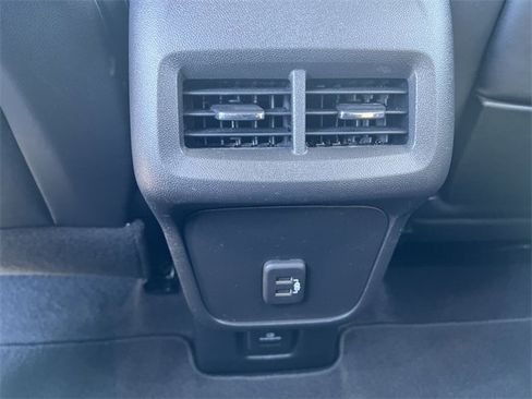 Certified 2022 GMC Terrain SLT image 21