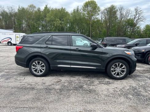 Used 2023 Ford Explorer XLT w/ Equipment Group 202A AWD/4WD image 11