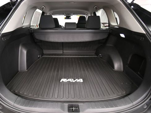 Certified 2022 Toyota RAV4 LE image 25