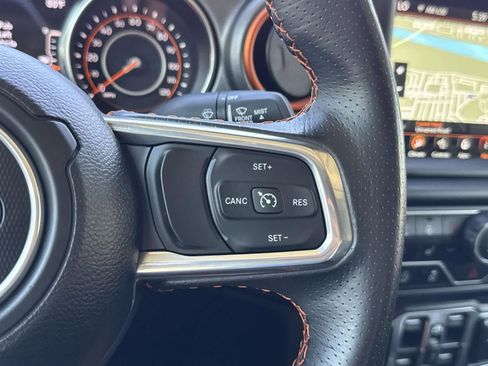 Used 2023 Jeep Gladiator Mojave w/ Cold Weather Group image 11