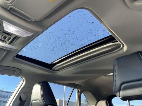 Used 2021 Toyota RAV4 XLE Premium image 9