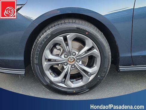 Used 2023 Honda Accord EX image 31