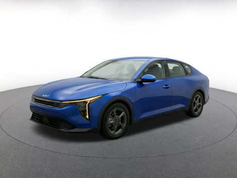 Used 2025 Kia K4 FWD image 3