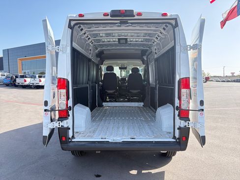 Used 2026 RAM ProMaster 2500 w/ Convenience Group FWD image 22