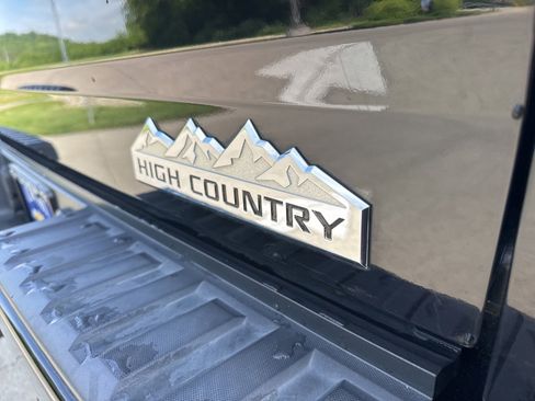 Used 2016 Chevrolet Silverado 1500 High Country AWD/4WD image 8