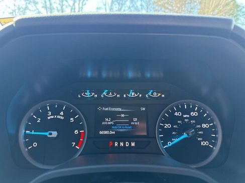 Used 2022 Ford F250 XLT w/ Black Appearance Package image 11