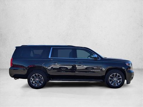 Used 2020 Chevrolet Suburban Premier w/ Premier Plus Edition image 4