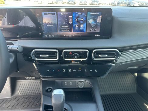 New 2026 Nissan Sentra SV w/ SV Convenience Package FWD image 27