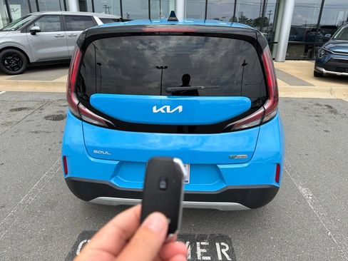 Used 2023 Kia Soul EX FWD image 5
