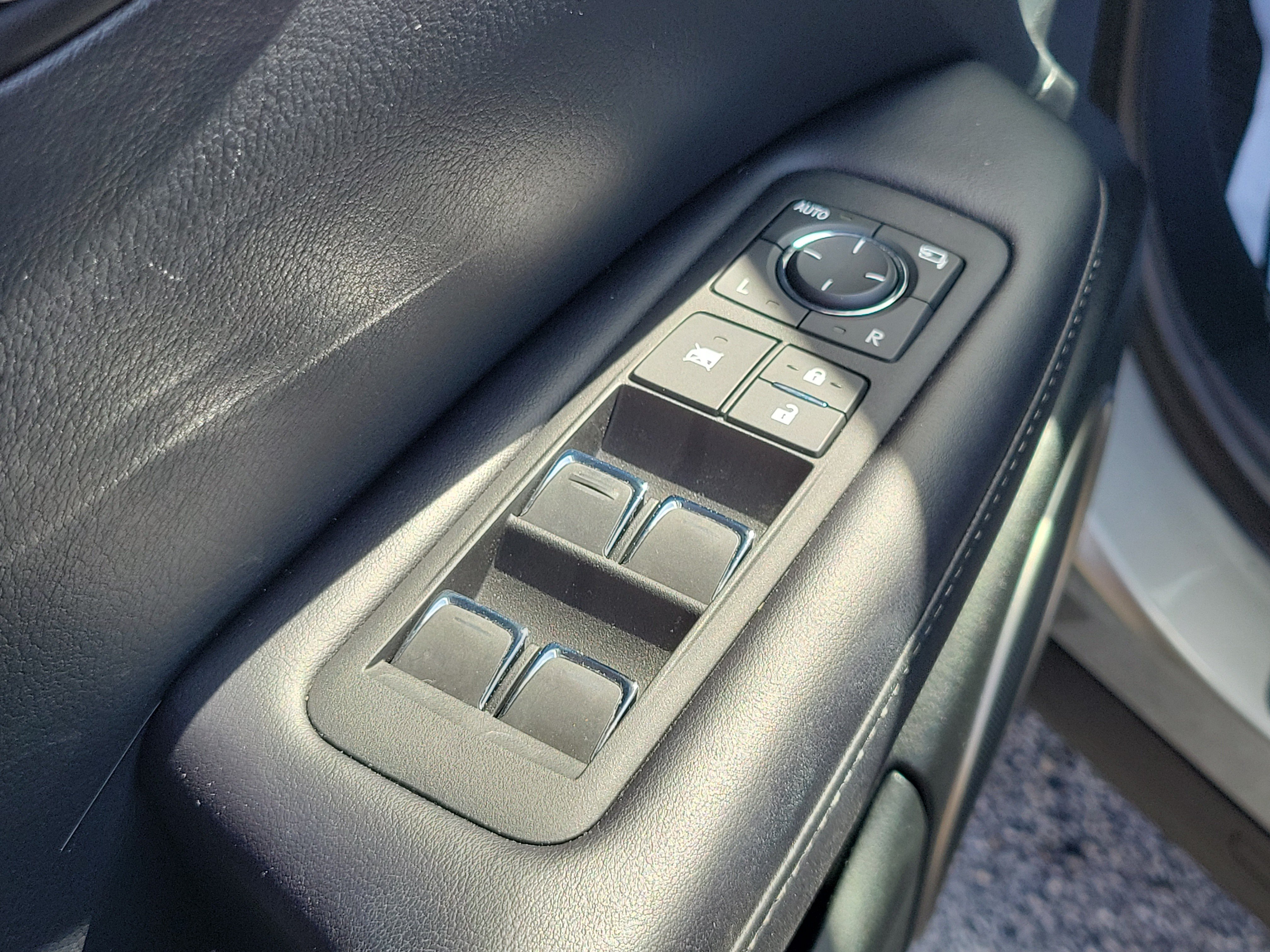 Used 2020 Lexus RX 350 FWD w/ Premium Package image 16