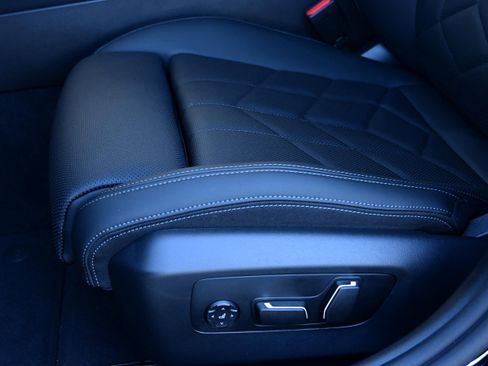 New 2026 BMW i5 eDrive40 image 24