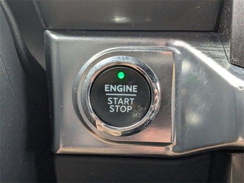 Used 2022 Ford F150 Lariat w/ Equipment Group 502A High image 19