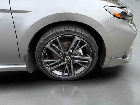 Used 2025 Toyota Camry XSE AWD/4WD image 31