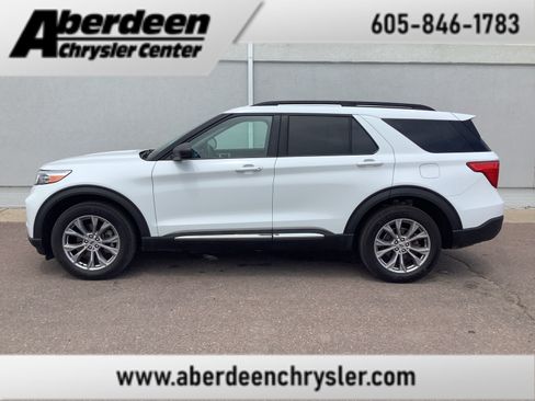 Used 2022 Ford Explorer XLT w/ Equipment Group 202A AWD/4WD image 1