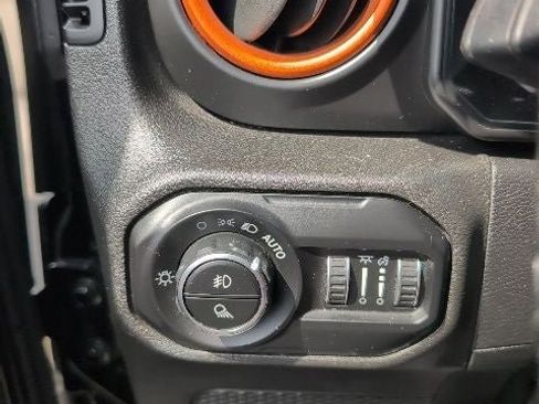Used 2021 Jeep Gladiator Mojave AWD/4WD image 13