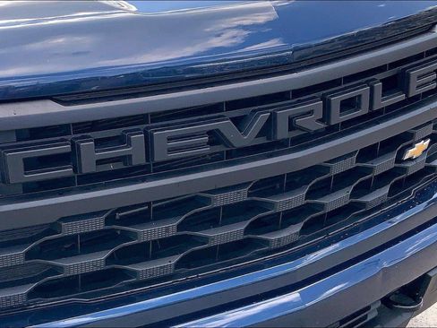 Used 2023 Chevrolet Silverado 1500 Custom AWD/4WD image 27