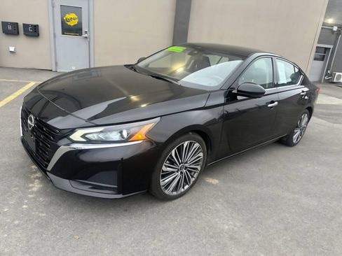 Used 2023 Nissan Altima 2.5 SL image 1