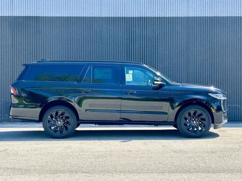 New 2026 Lincoln Navigator L Reserve AWD/4WD image 7