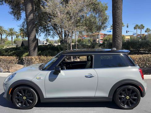 Used 2021 MINI Cooper SE w/ 6.5" Touchscreen Package FWD image 51