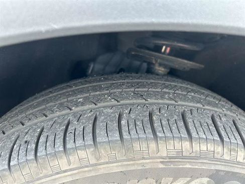 Used 2023 Ford Explorer XLT w/ Equipment Group 202A image 10