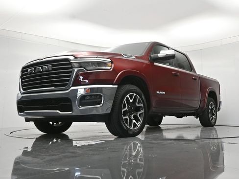 Used 2025 RAM 1500 Laramie AWD/4WD image 36