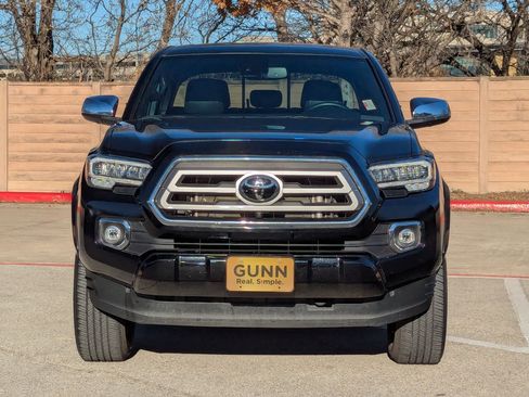 Used 2022 Toyota Tacoma Limited image 9