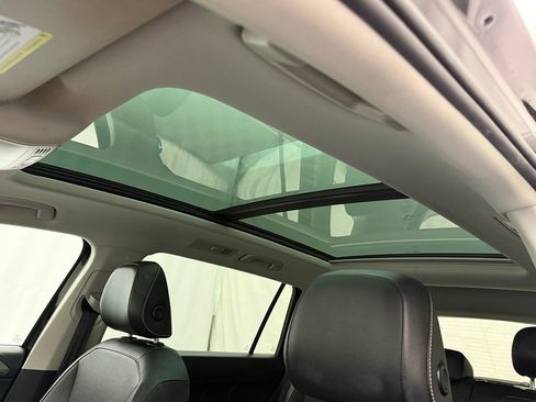 Used 2022 Volkswagen Tiguan SE image 7