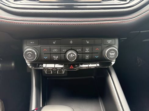 Used 2024 Dodge Durango GT AWD/4WD image 22