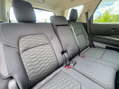 Certified 2025 Nissan Pathfinder S image 22