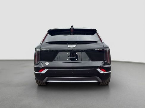 Used 2025 Cadillac Optiq Sport 2 image 5