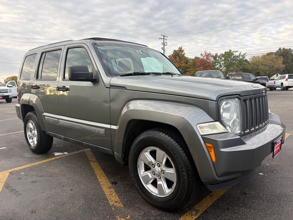 Used 2012 Jeep Liberty Sport w/ Popular Equipment Group AWD/4WD image 4