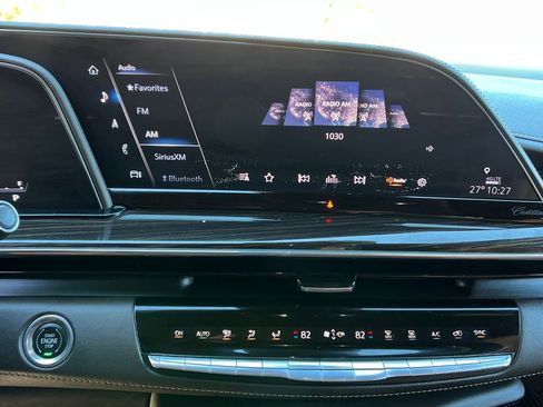 Used 2021 Cadillac Escalade Premium Luxury w/ Performance Package image 17