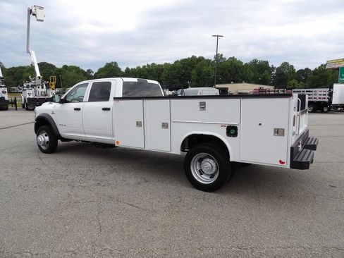 Used 2021 RAM 5500 Tradesman w/ Chrome Appearance Group AWD/4WD image 4