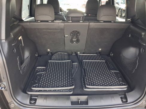 Used 2020 Jeep Renegade Trailhawk w/ Cold Weather Group AWD/4WD image 24