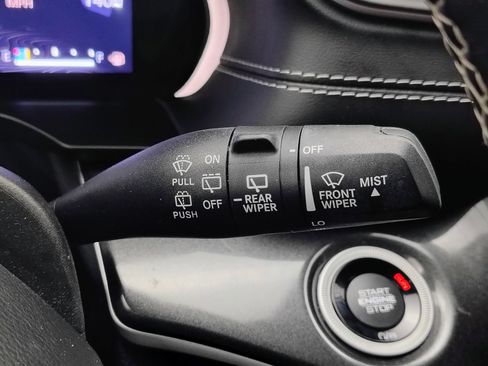 Used 2022 Jeep Grand Cherokee Laredo w/ Luxury Tech Group I image 41