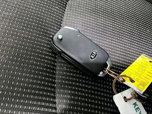 Used 2021 Kia Forte LXS FWD image 15