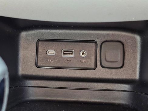 Used 2023 Chevrolet Equinox LT image 19