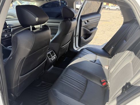 Used 2022 Honda Accord Touring image 17