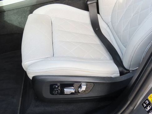 Certified 2023 BMW X7 xDrive40i w/ Executive Package AWD/4WD image 40