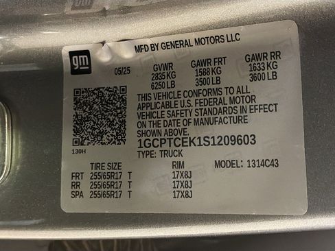 Used 2025 Chevrolet Colorado LT image 12